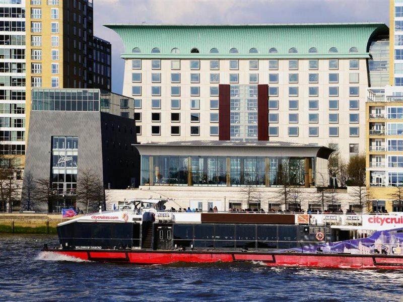 Canary Riverside Plaza Hotel London Exterior foto The Riverview Hotel