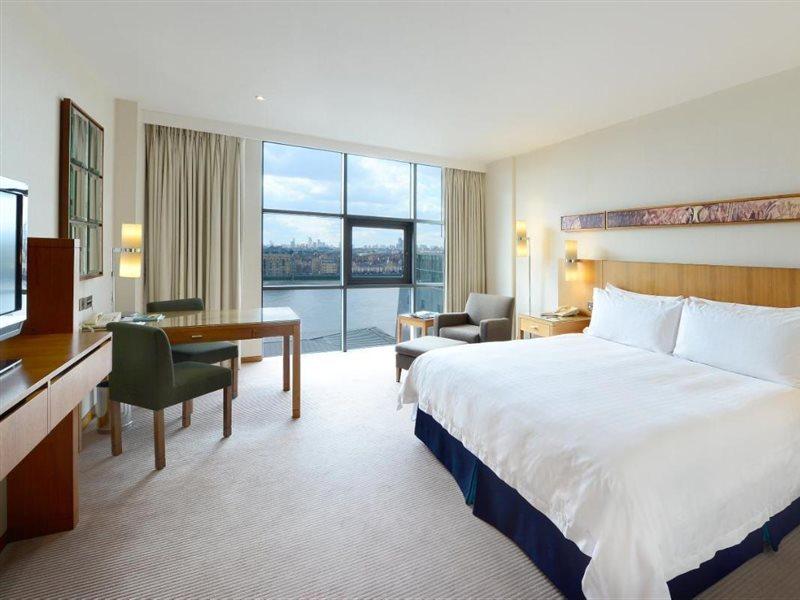 Canary Riverside Plaza Hotel London Exterior foto A room at the InterContinental Sydney