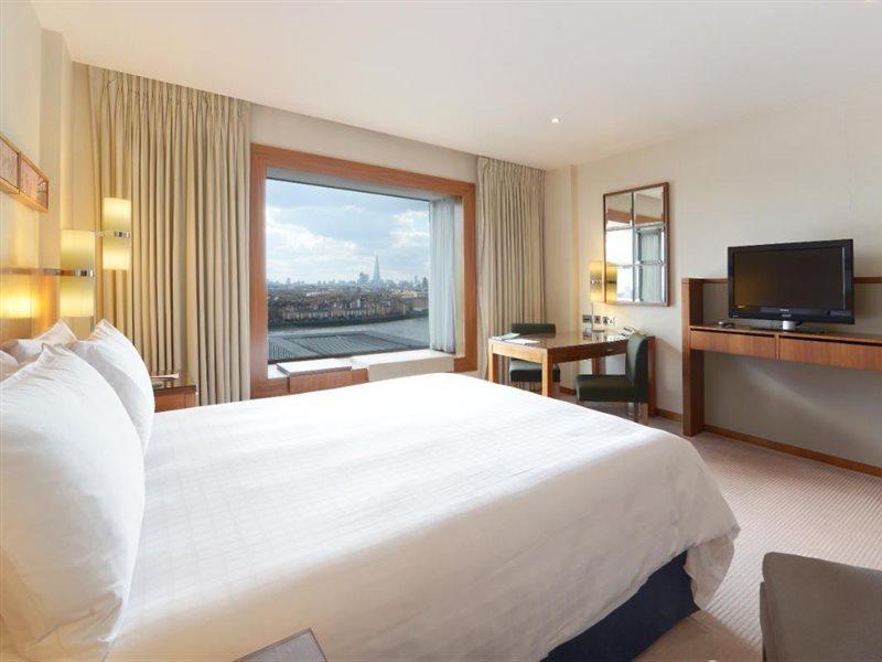 Canary Riverside Plaza Hotel London Exterior foto A room at the InterContinental London - The O2
