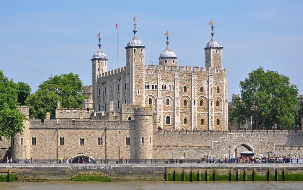 Canary Riverside Plaza Hotel London Exterior foto The Tower of London
