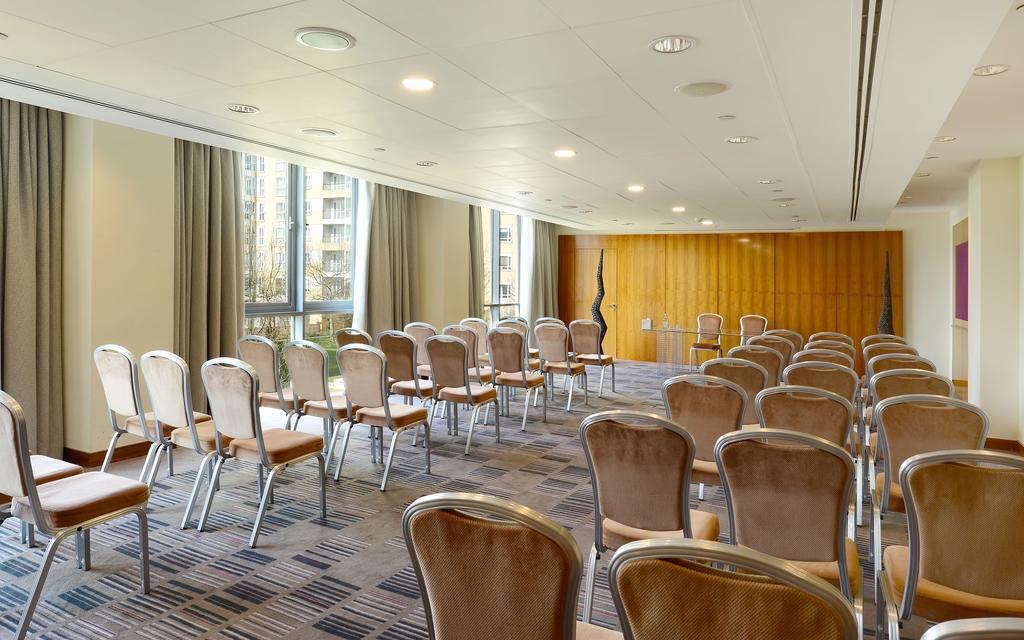 Canary Riverside Plaza Hotel London Exterior foto Meeting room