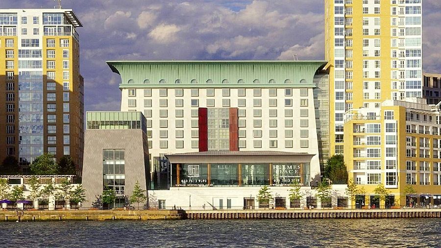 Canary Riverside Plaza Hotel London Exterior foto The Riverview Hotel